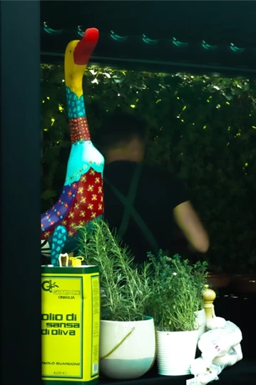 Herkenbaar sfeerdetail van Jeffs Catering met kruiden en decoratie